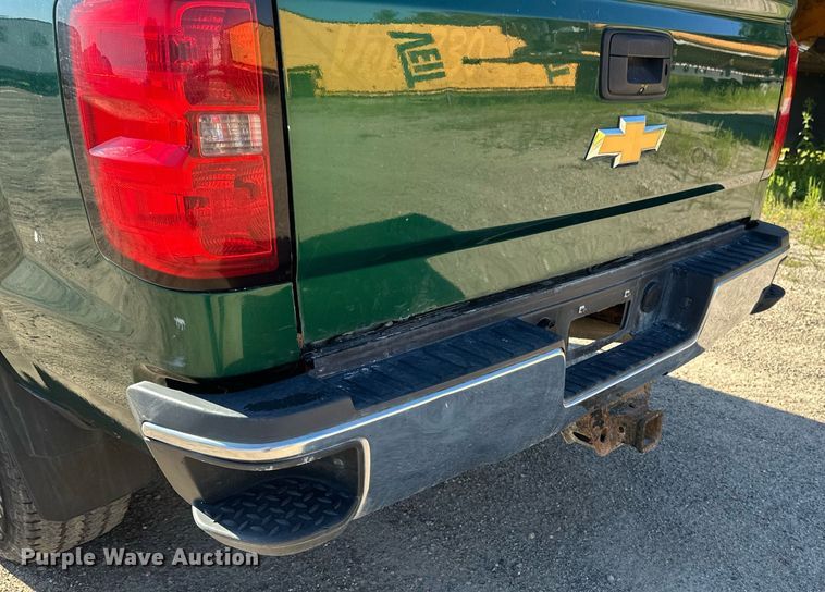 image for item EB2974 2016 Chevrolet Silverado 2500HD Double Cab pickup truck