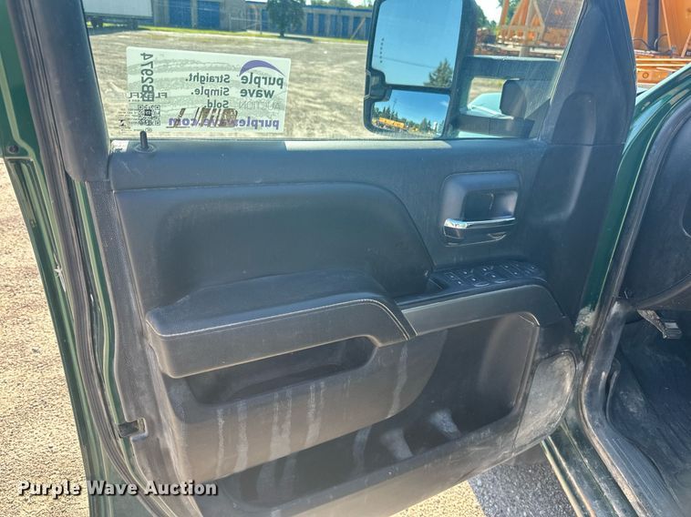 image for item EB2974 2016 Chevrolet Silverado 2500HD Double Cab pickup truck