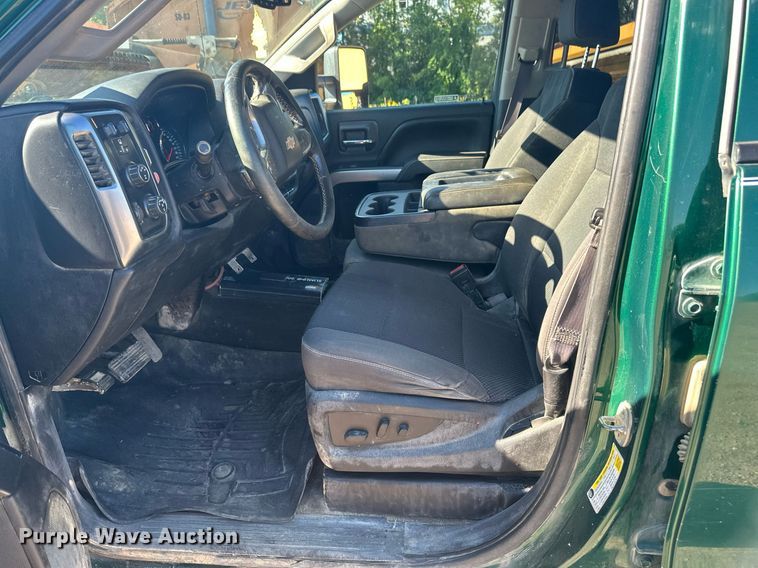 image for item EB2974 2016 Chevrolet Silverado 2500HD Double Cab pickup truck