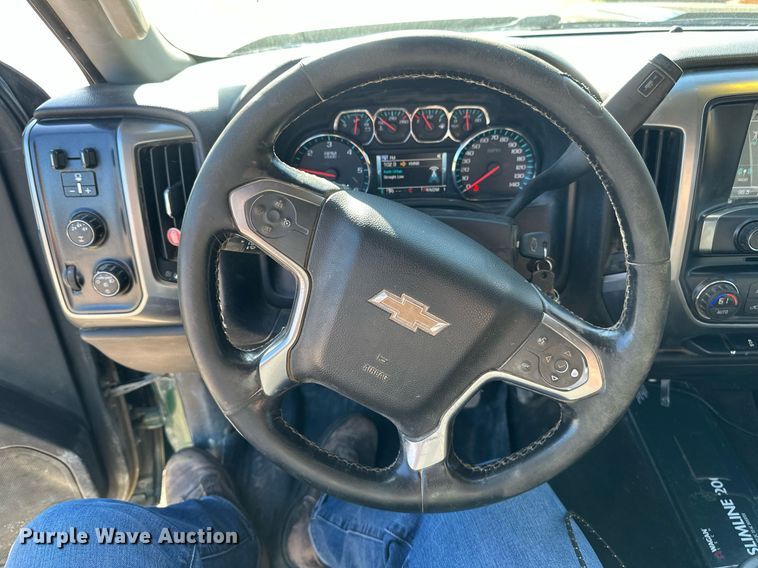 image for item EB2974 2016 Chevrolet Silverado 2500HD Double Cab pickup truck