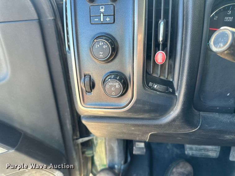 image for item EB2974 2016 Chevrolet Silverado 2500HD Double Cab pickup truck