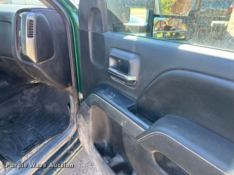 image for item EB2974 2016 Chevrolet Silverado 2500HD Double Cab pickup truck