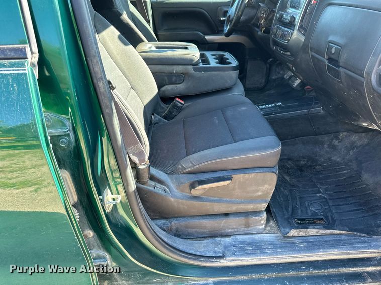 image for item EB2974 2016 Chevrolet Silverado 2500HD Double Cab pickup truck