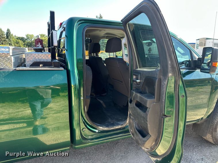 image for item EB2974 2016 Chevrolet Silverado 2500HD Double Cab pickup truck