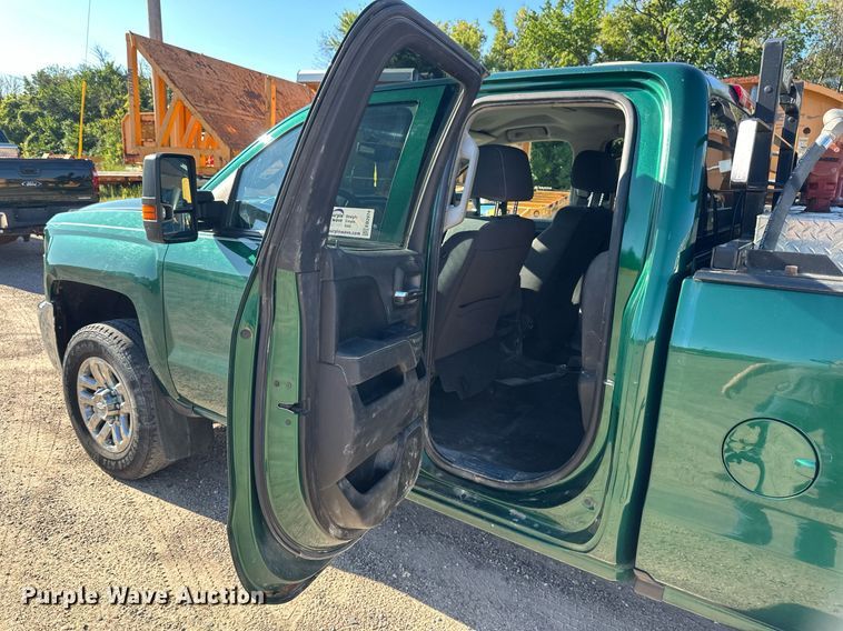 image for item EB2974 2016 Chevrolet Silverado 2500HD Double Cab pickup truck