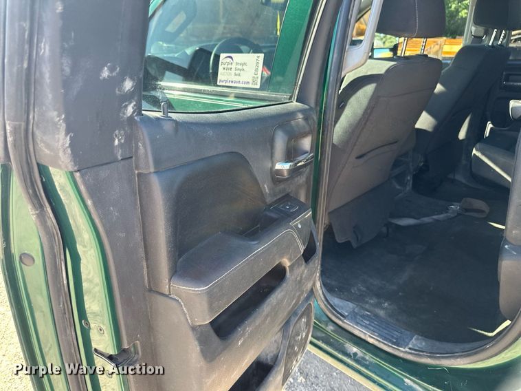 image for item EB2974 2016 Chevrolet Silverado 2500HD Double Cab pickup truck