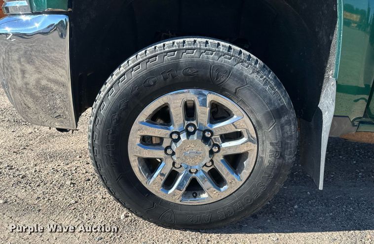 image for item EB2974 2016 Chevrolet Silverado 2500HD Double Cab pickup truck