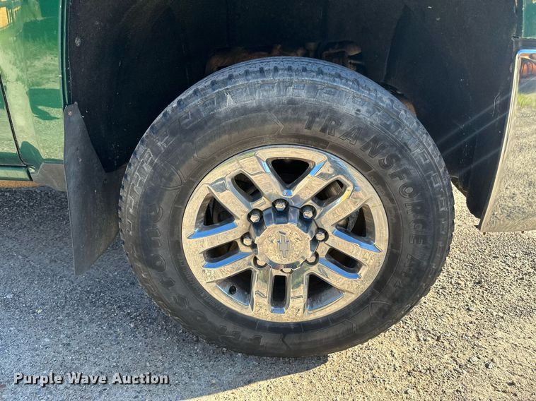 image for item EB2974 2016 Chevrolet Silverado 2500HD Double Cab pickup truck