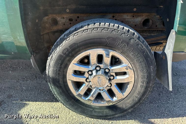 image for item EB2974 2016 Chevrolet Silverado 2500HD Double Cab pickup truck