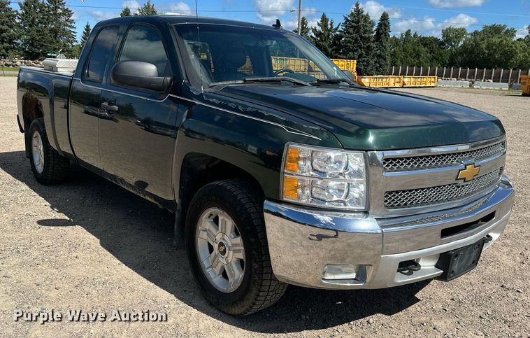 image for item EB2976 2013 Chevrolet Silverado 1500 Ext. Cab pickup truck