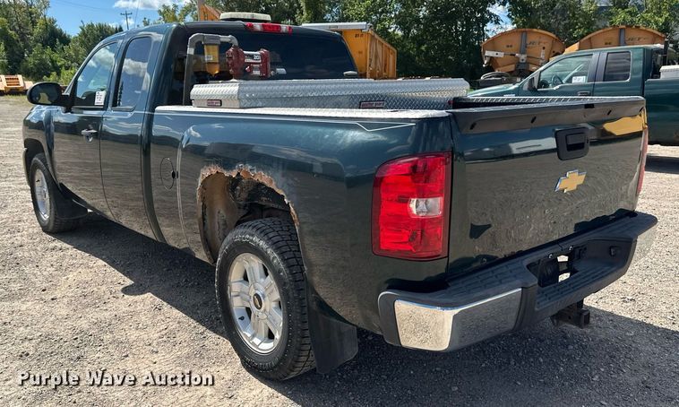 image for item EB2976 2013 Chevrolet Silverado 1500 Ext. Cab pickup truck