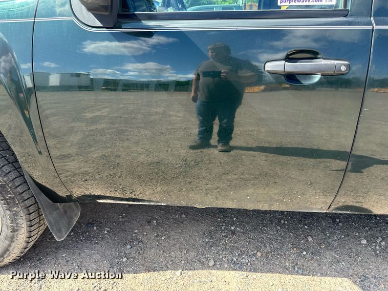 image for item EB2976 2013 Chevrolet Silverado 1500 Ext. Cab pickup truck