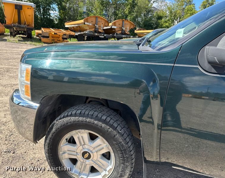 image for item EB2976 2013 Chevrolet Silverado 1500 Ext. Cab pickup truck