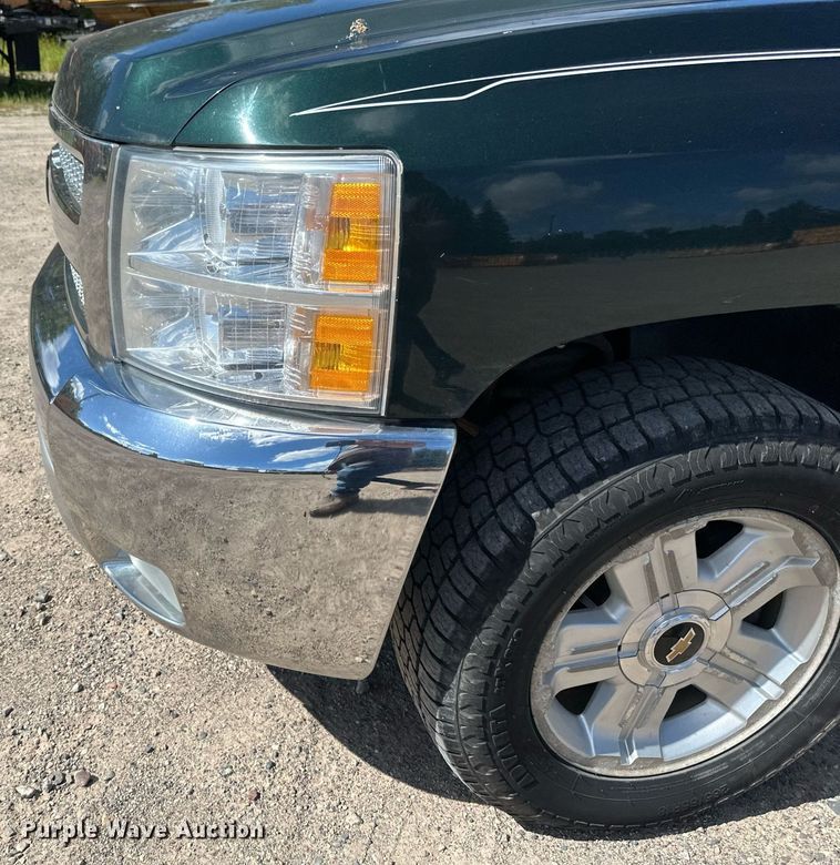 image for item EB2976 2013 Chevrolet Silverado 1500 Ext. Cab pickup truck