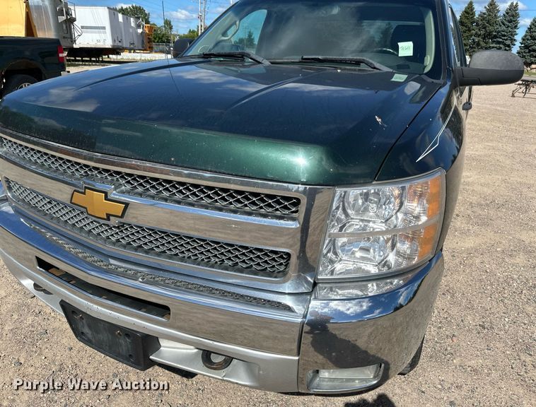 image for item EB2976 2013 Chevrolet Silverado 1500 Ext. Cab pickup truck