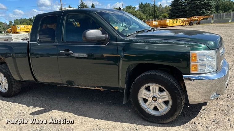 image for item EB2976 2013 Chevrolet Silverado 1500 Ext. Cab pickup truck