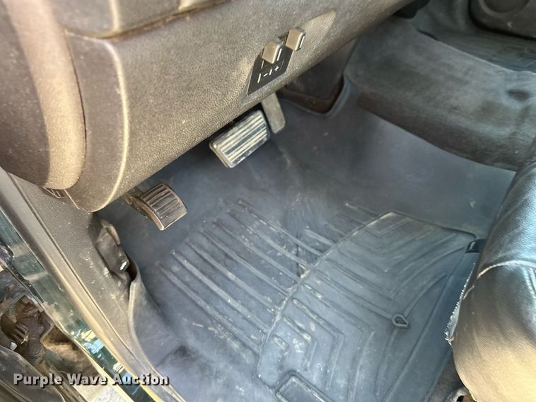 image for item EB2976 2013 Chevrolet Silverado 1500 Ext. Cab pickup truck