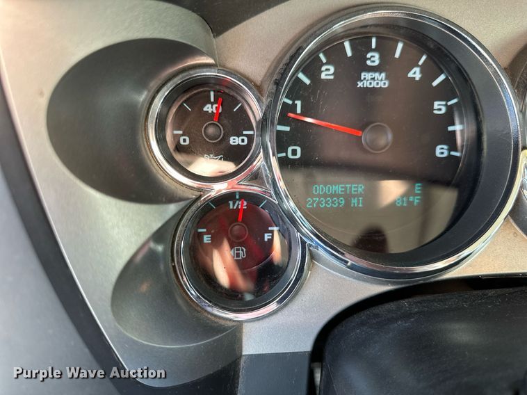 image for item EB2976 2013 Chevrolet Silverado 1500 Ext. Cab pickup truck