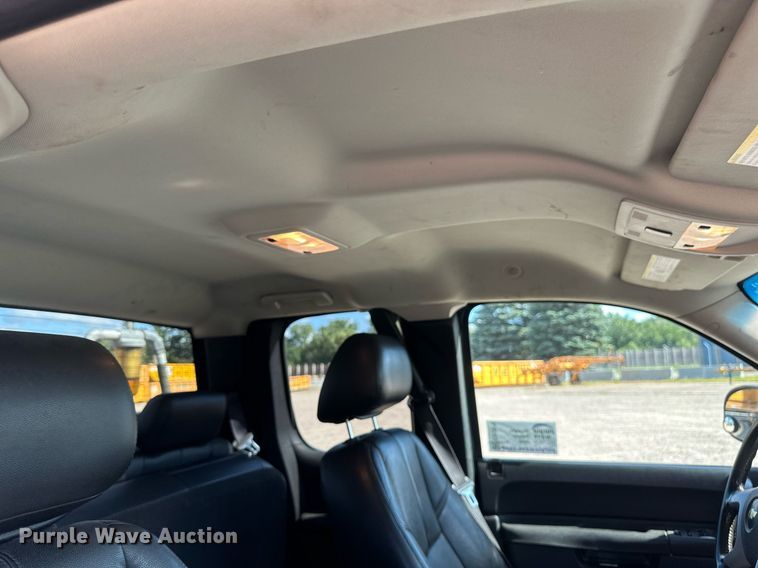 image for item EB2976 2013 Chevrolet Silverado 1500 Ext. Cab pickup truck