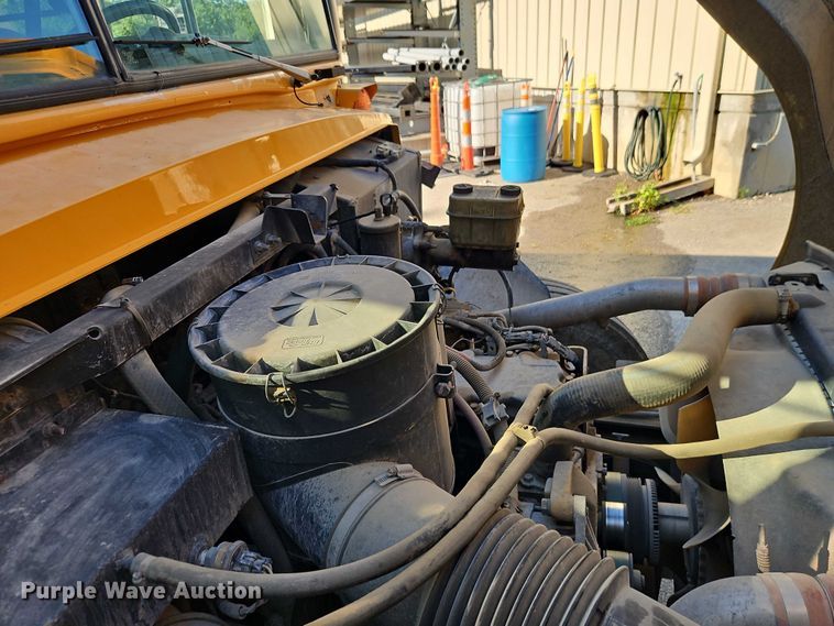 image for item EB8240 2005 Blue Bird Vision school bus