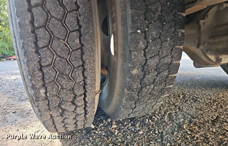 image for item EB8240 2005 Blue Bird Vision school bus