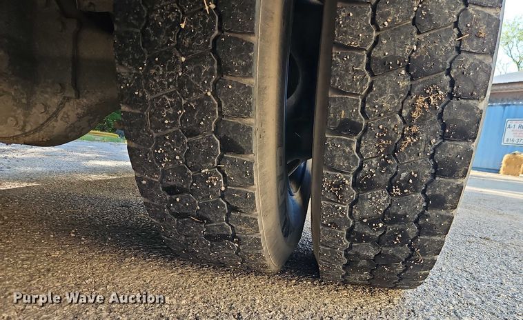 image for item EB8240 2005 Blue Bird Vision school bus