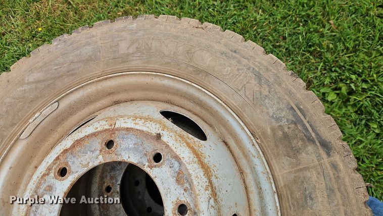 image for item EB8251 (22) tires and wheels