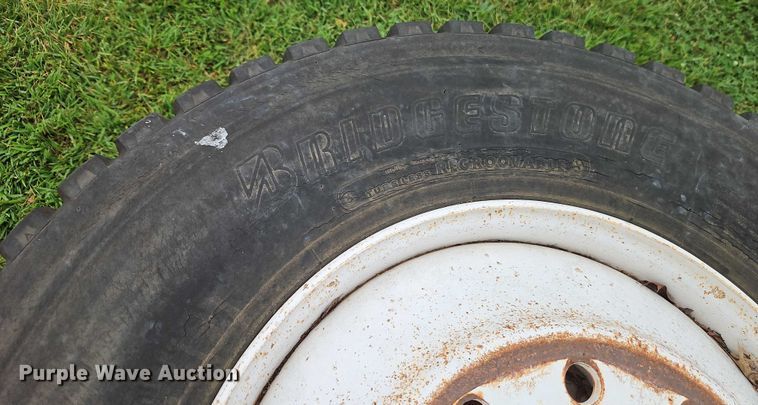 image for item EB8251 (22) tires and wheels