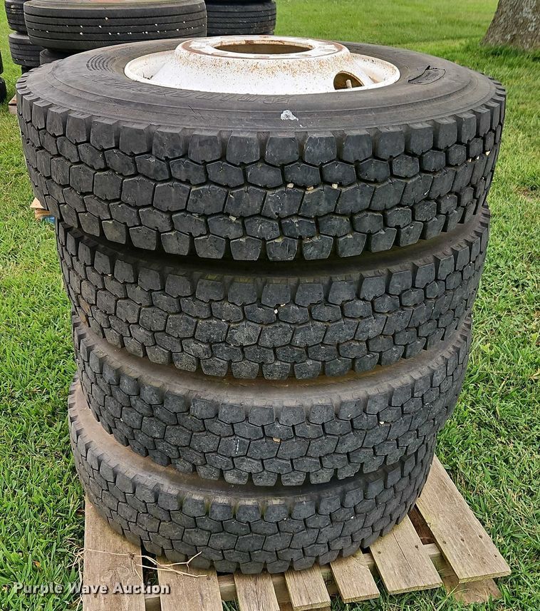 image for item EB8251 (22) tires and wheels