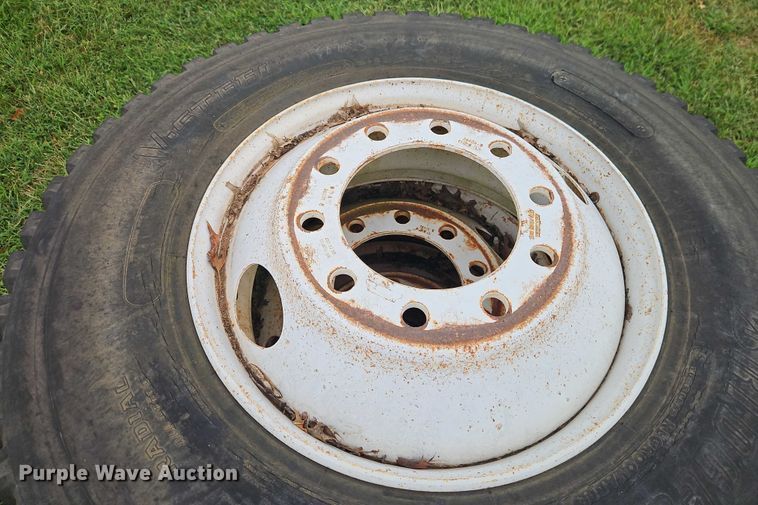 image for item EB8251 (22) tires and wheels