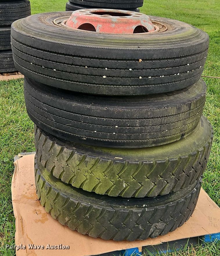 image for item EB8251 (22) tires and wheels