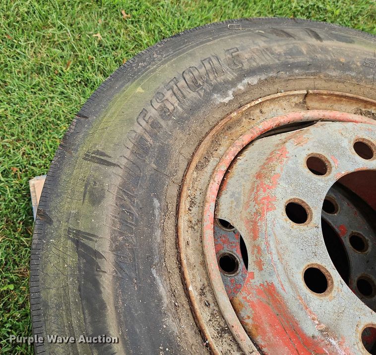 image for item EB8251 (22) tires and wheels