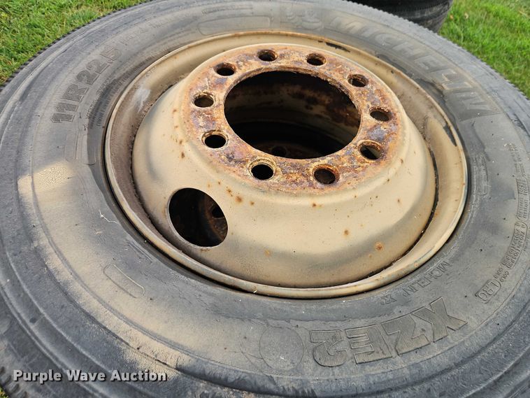 image for item EB8251 (22) tires and wheels