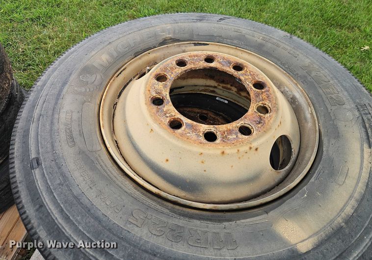 image for item EB8251 (22) tires and wheels