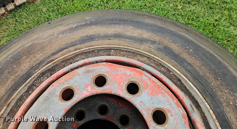 image for item EB8251 (22) tires and wheels