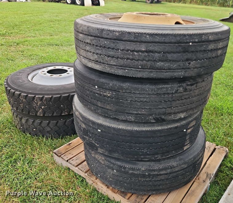 image for item EB8251 (22) tires and wheels