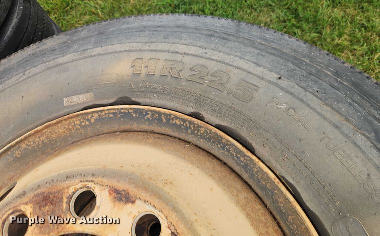 image for item EB8251 (22) tires and wheels