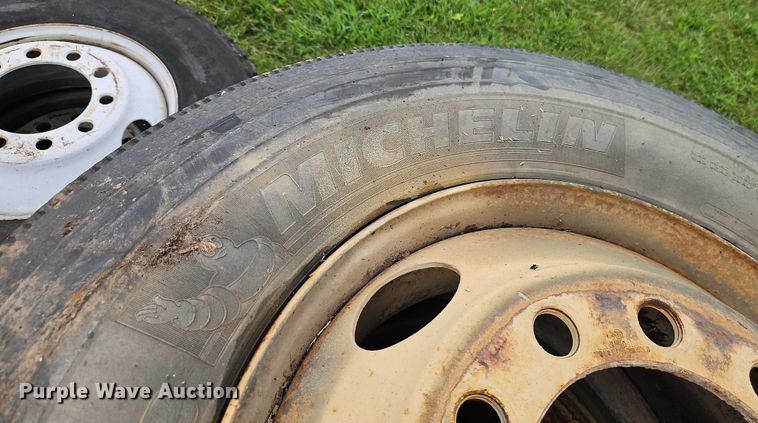 image for item EB8251 (22) tires and wheels