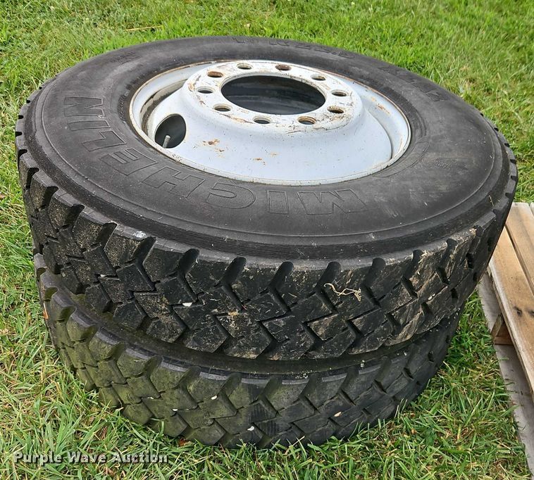 image for item EB8251 (22) tires and wheels