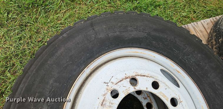 image for item EB8251 (22) tires and wheels