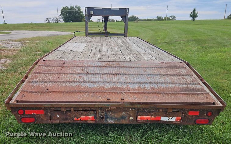 image for item EB8256 2000 Hillsboro Industries 300 equipment trailer