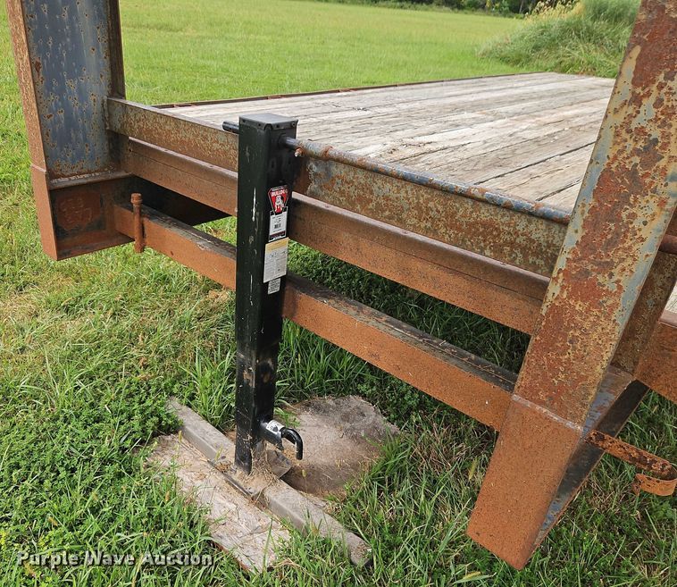 image for item EB8256 2000 Hillsboro Industries 300 equipment trailer