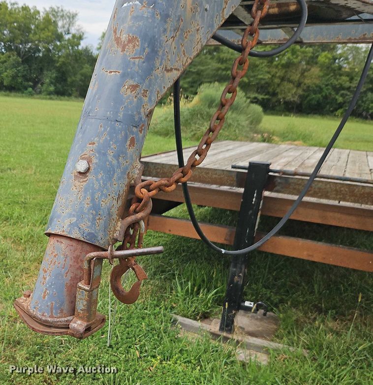 image for item EB8256 2000 Hillsboro Industries 300 equipment trailer