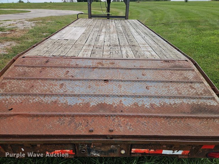 image for item EB8256 2000 Hillsboro Industries 300 equipment trailer