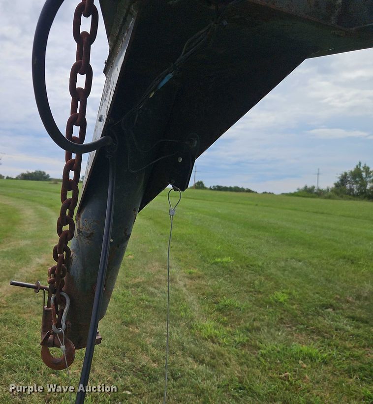 image for item EB8256 2000 Hillsboro Industries 300 equipment trailer