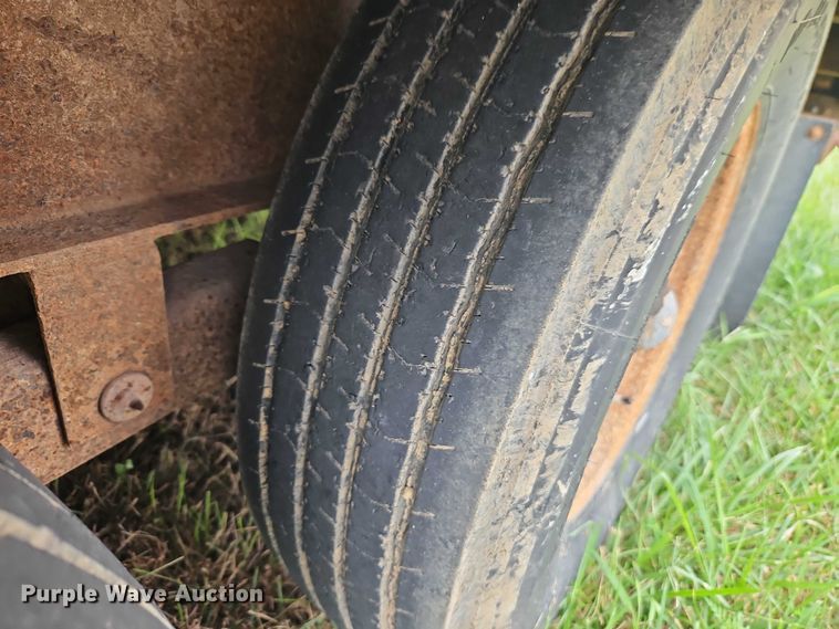 image for item EB8256 2000 Hillsboro Industries 300 equipment trailer