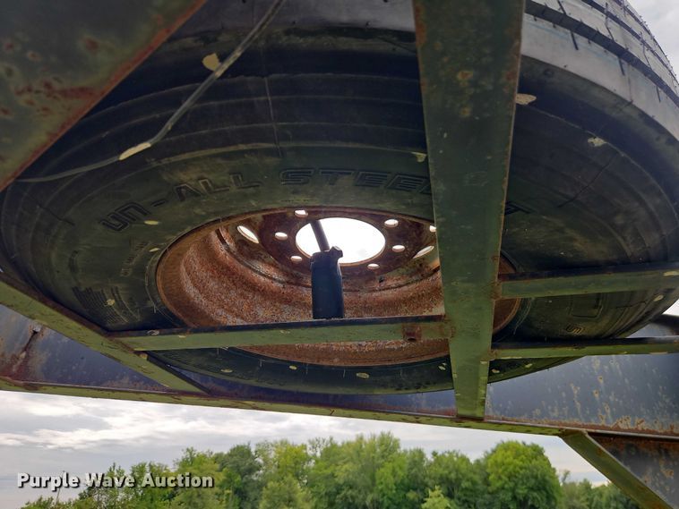 image for item EB8256 2000 Hillsboro Industries 300 equipment trailer