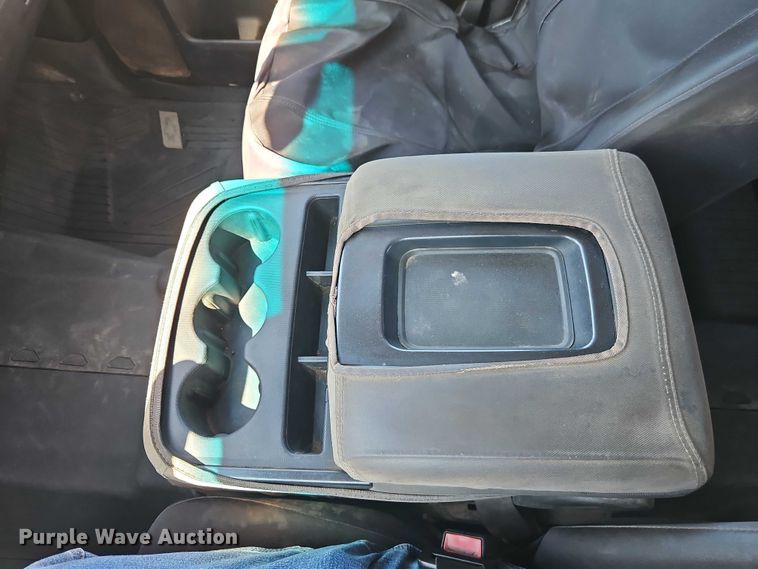 image for item EB8266 2017 Chevrolet Silverado 2500HD Crew Cab pickup truck