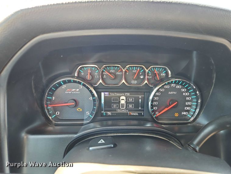 image for item EB8266 2017 Chevrolet Silverado 2500HD Crew Cab pickup truck