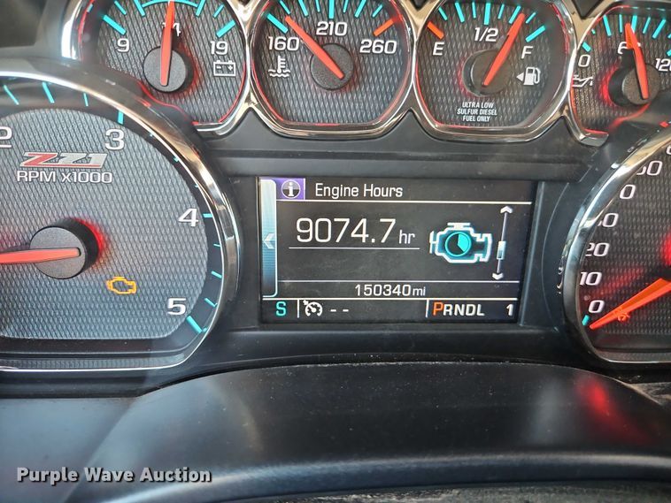 image for item EB8266 2017 Chevrolet Silverado 2500HD Crew Cab pickup truck